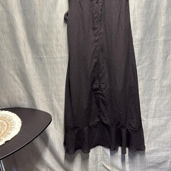 🏁 Elegant Black Maxi Dress size medium NWT - Picture 3 of 8